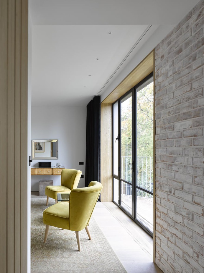 Somerton Long House, Somerset / Neil Choudhury Architects