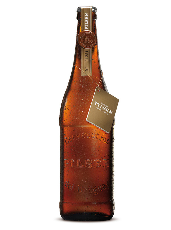 lovely package pilsen botella1 #packaging #glass #alcohol #bottle