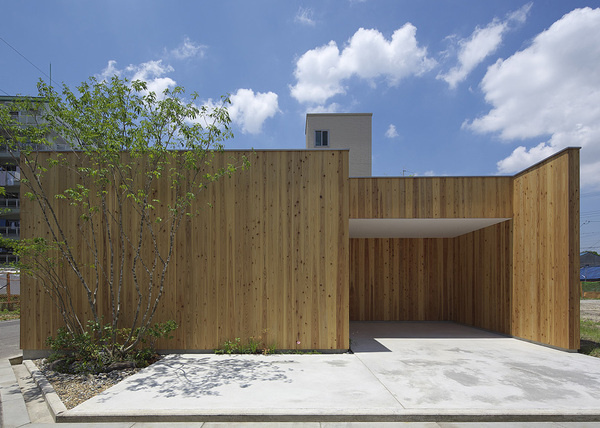House in Nishimikuni is a minimalist house located in Osaka, Japan, designed by Arbol Design. The defining characteristic of this home is th #modern #design #minimalism #minimal #leibal #minimalist
