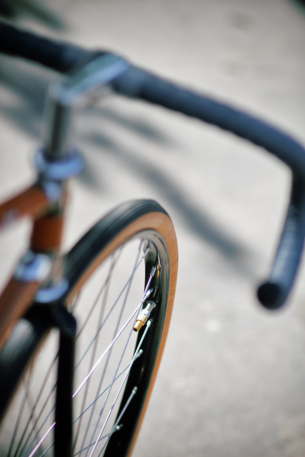 R E N O V A T I O #wheel #minimal #bike #fixed