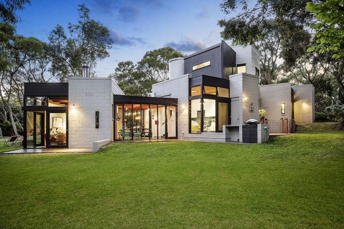 Driffield House / Suzanne Dance Architect