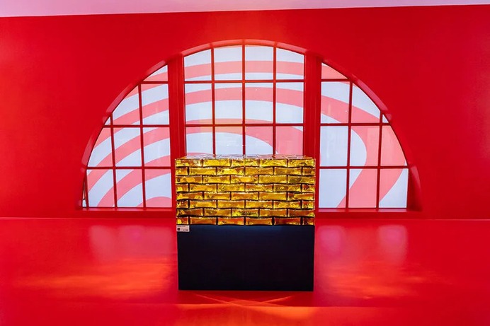 Louis Vuitton Beverly Hills - 200 trunks, 200 visionaries