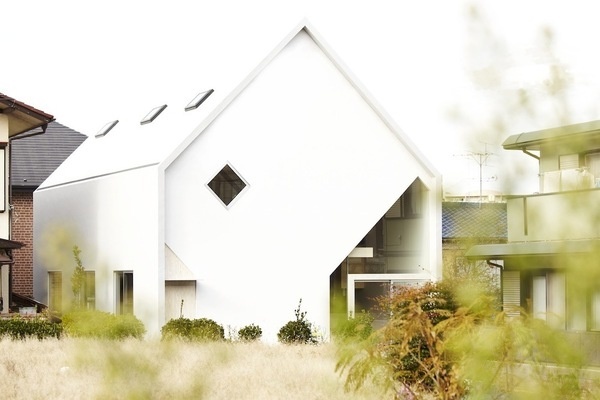 Family Home 'H' in Japan by Hiroyuki Shinozaki #interior #family #beautful #wood #architecture #houses
