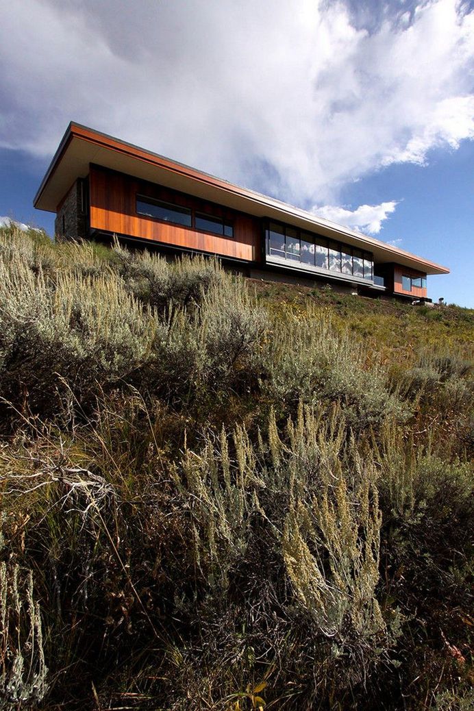 Ridgeline Residence, Welch Hall Architects 10