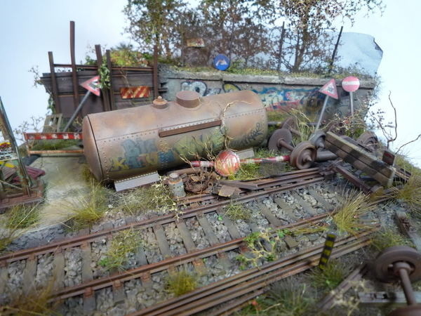 Abandoned Rail..... #miniature #diorama