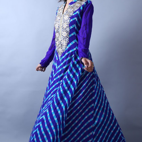 Vasansi Jaipur is an online designer store that is essentially well-suited in obliging the masses as it has a lovely combination of Indian s