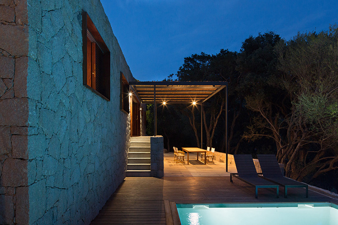 Contemporary Vernacular: a holiday house
