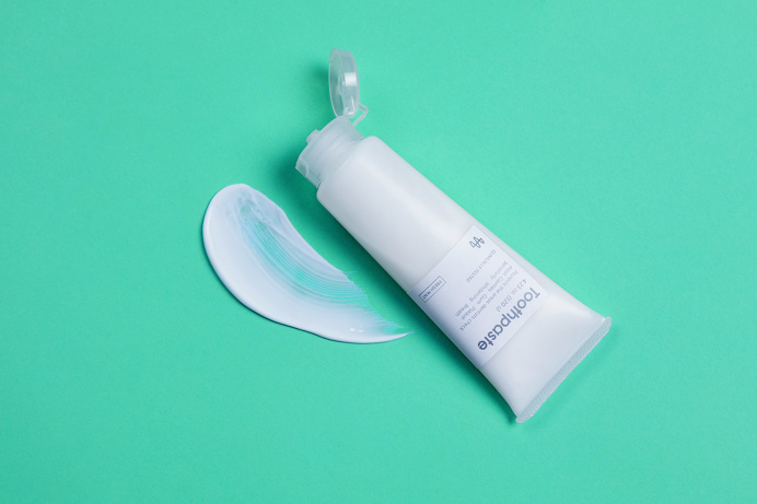 dentvelop branding corporate identity teeth dentist dent design inspiration designblog www.mindsparklemag.com