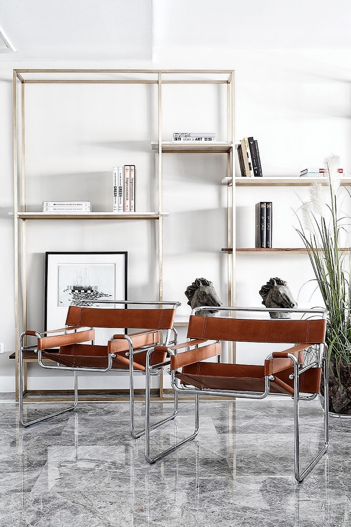 MC House / Escape From Sofa