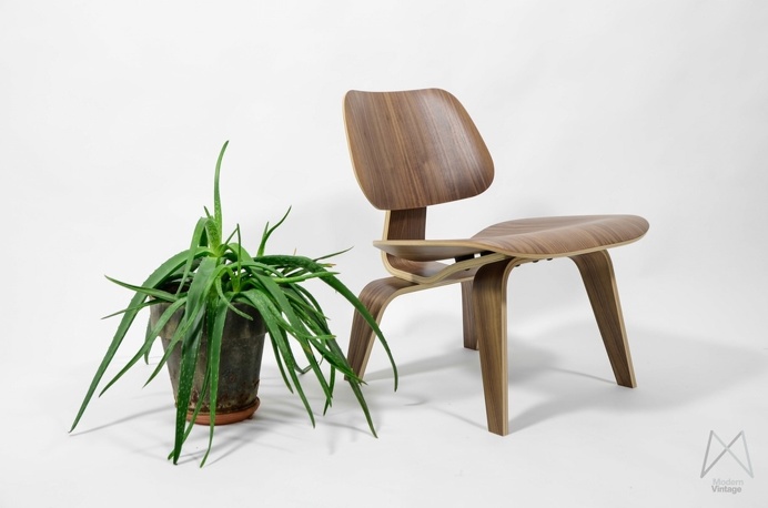 EAMES walnut LCW