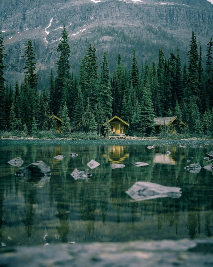 Beautiful Landscapes of Canadian Rocky Mountains by Jackson De Matos