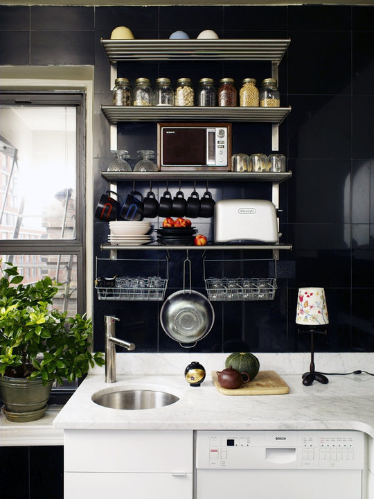 Get the Look: Dramatic Black Tile Kitchen Style & Renovation Resources #interior #kitchen