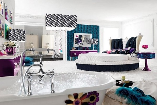 Glamour bedroom with paintings for decoration #interior #paintings #bedroom #decor #art #painting