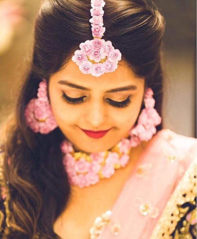 26 Handpicked Gota and Floral Maang Tikka Designs