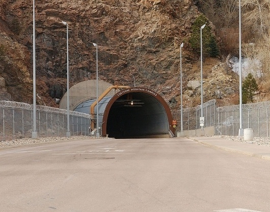 File:NORADNorth-Portal.jpg - Wikipedia, the free encyclopedia #tunnel #cheyenne #mountain