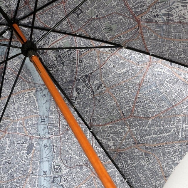 Map-Lined Umbrella by London Undercover #tech #flow #gadget #gift #ideas #cool