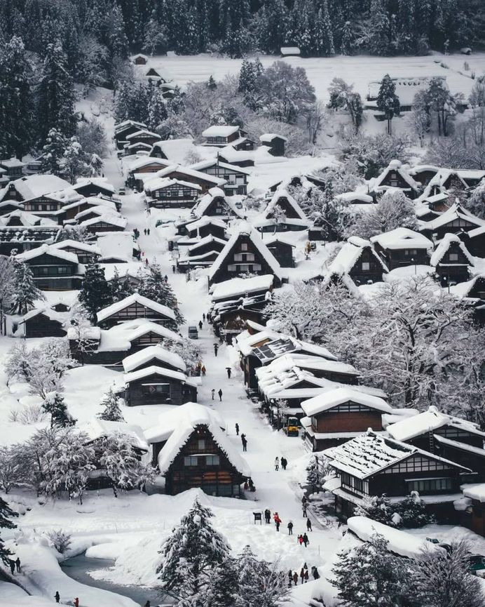 Cinematic Street Photos of Japan by Takashi Yasui