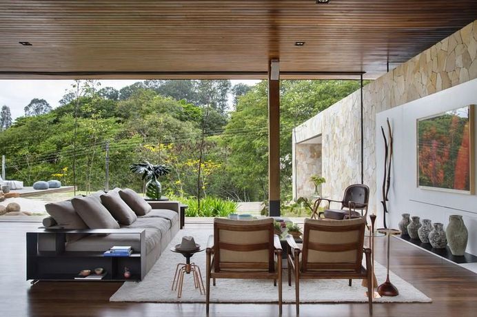 Open-Floor Family Home in Campinas Instills Peacefulness 4