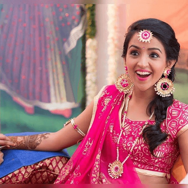 26 Handpicked Gota and Floral Maang Tikka Designs