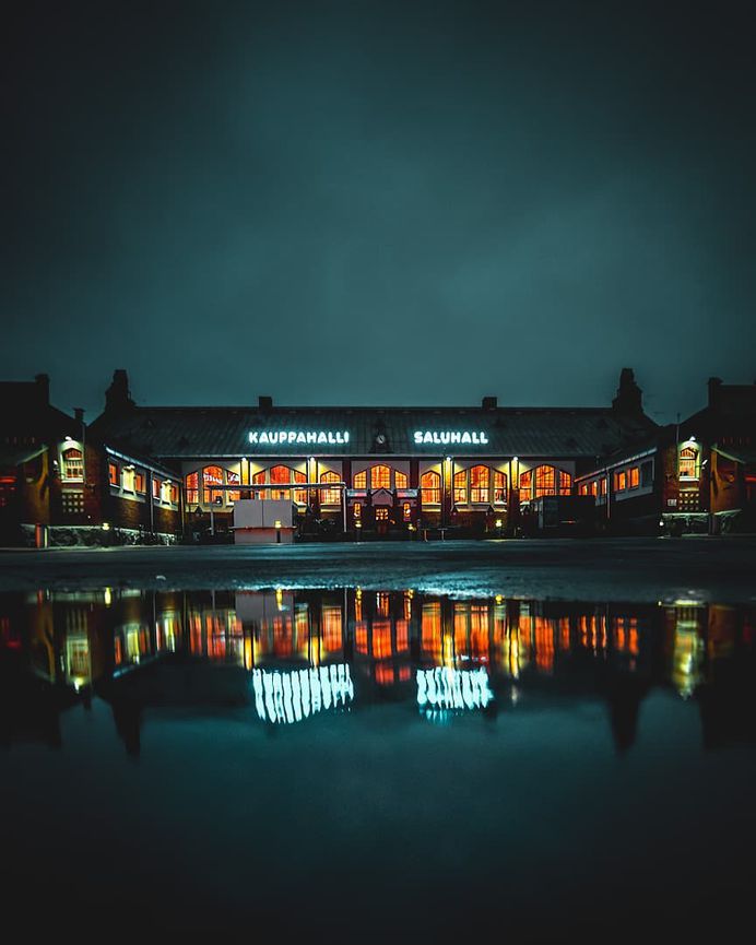 Stunning Street Photos of Helsinki by Charlie Featherlight