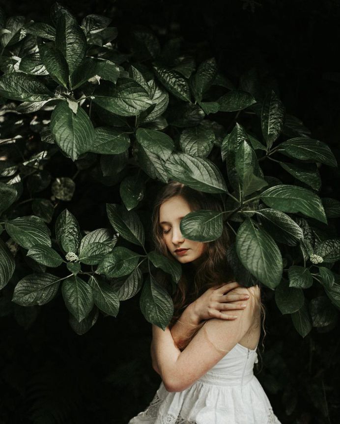 #moodyports: Marvelous Female Portraits by Fernando Chassot