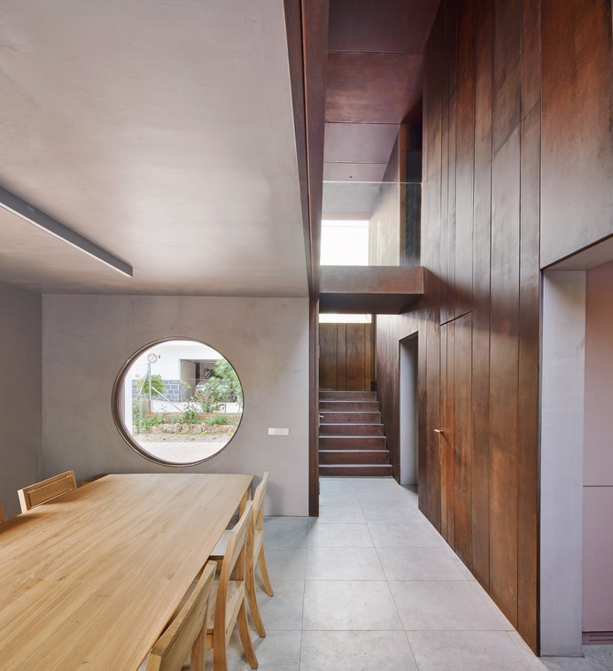 Gallery House by Raúl Sánchez Architects