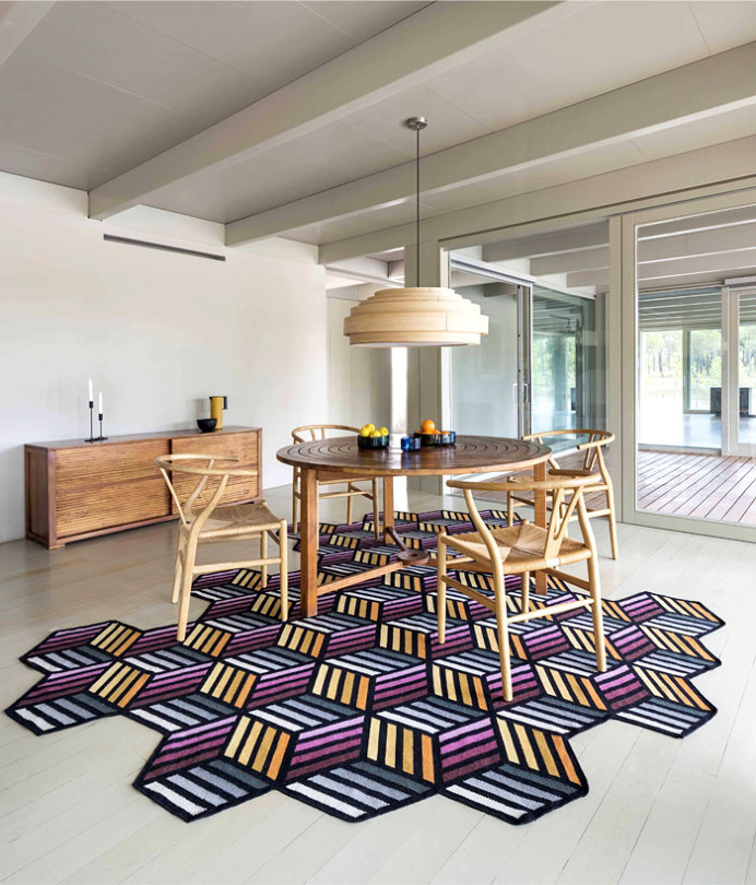 Visual Effects and Geometric Puzzle in the Latest GAN Kilim Collection - InteriorZine #floor #rugs #carpets