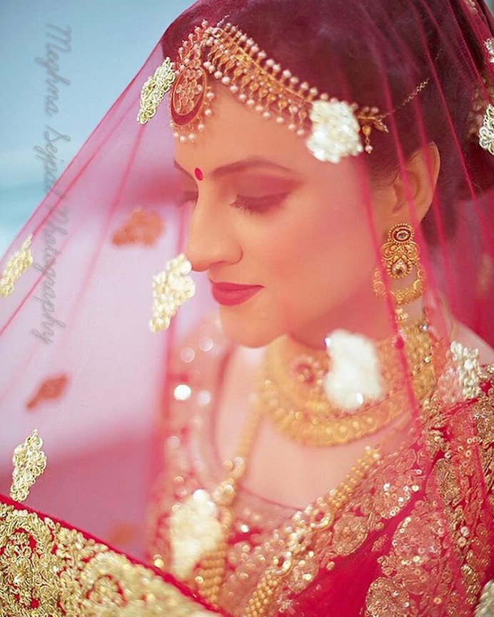 Ah. She certainly looked so... - South Indian Bridal Pose | Facebook