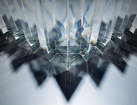 tokujin yoshioka at museum of contemporary art, tokyo #glas #light #prism