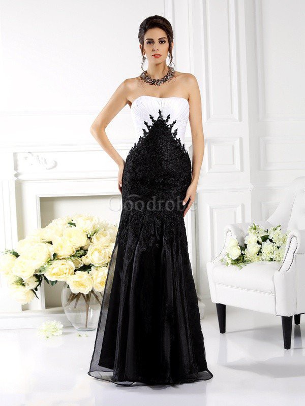 Robe mère de mariée longue jusqu'au sol de tour de ceinture empire de bustier appliques