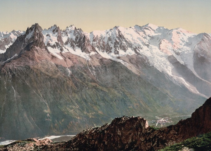Spectacular postcards capture 1890s France in vibrant color