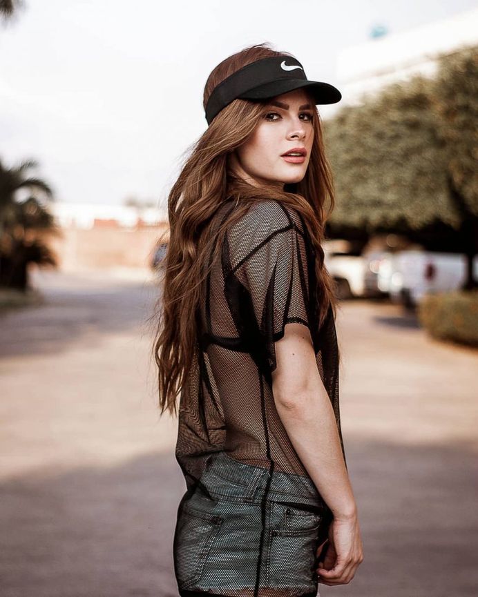 Gorgeous Beauty and Lifestyle Portrait Photography by Isaac Macho