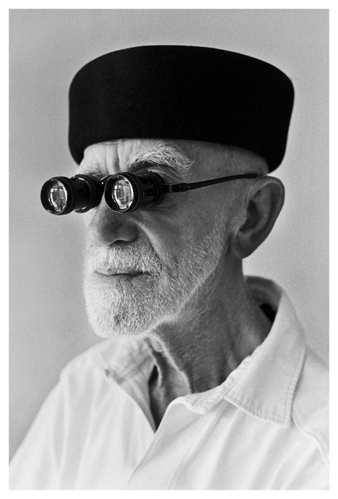 By Rogier Houwen #portrait #man #black and white #glasses #photography