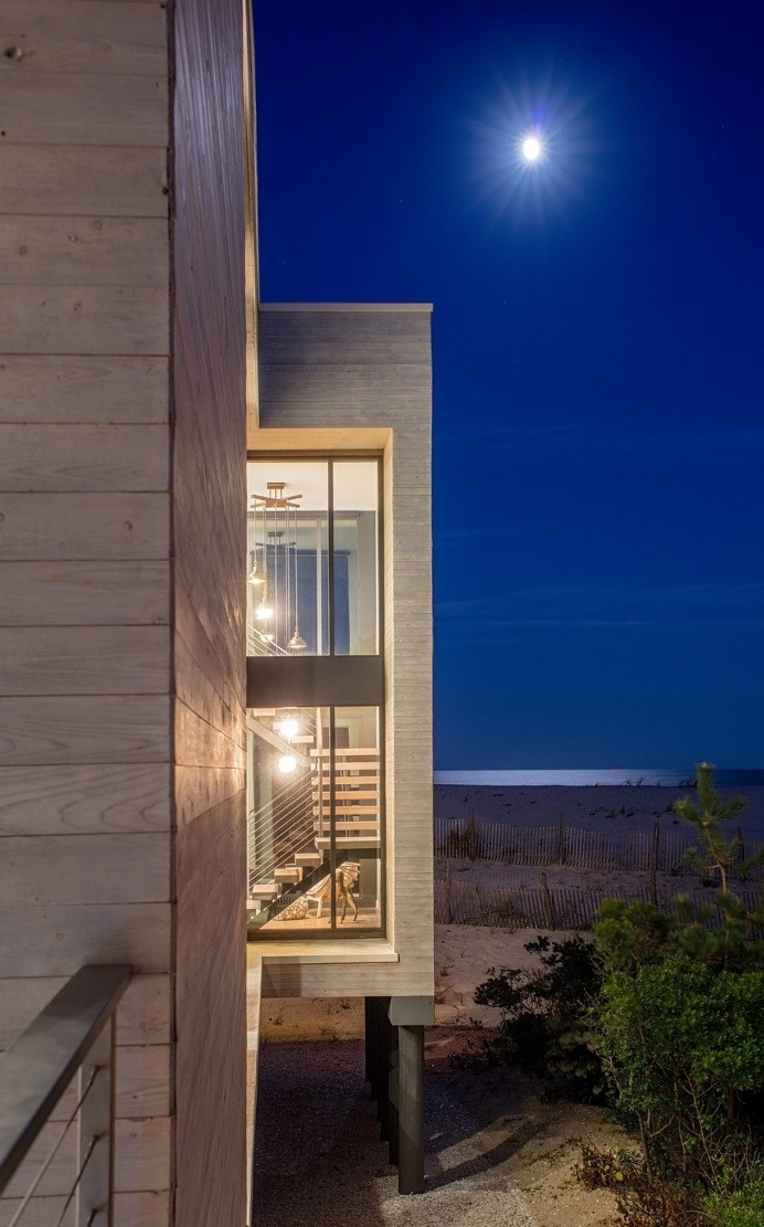 Beachfront House in New Jersey Designed for a Family of Five 12