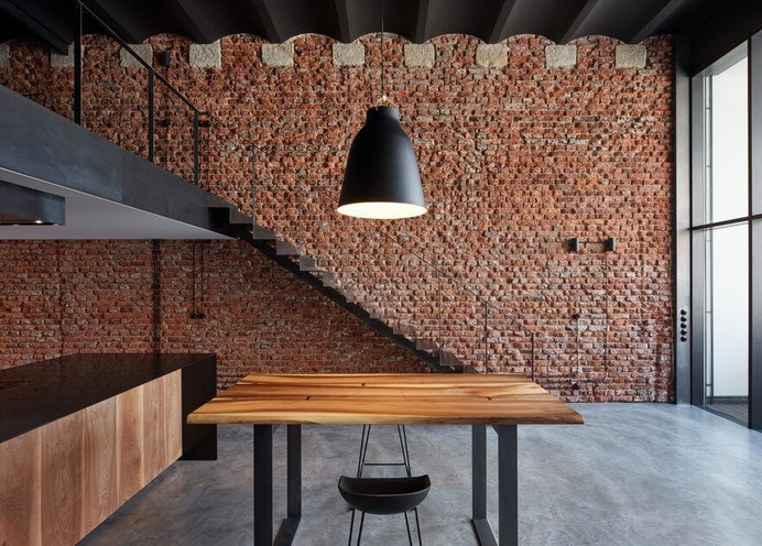Modern Industrial Loft into an Old Brewery Storage Unit