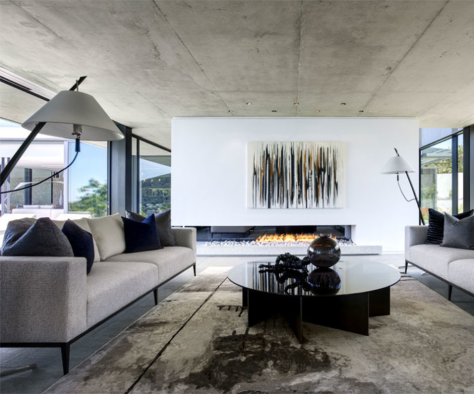 City Villa with Striking City Views - InteriorZine