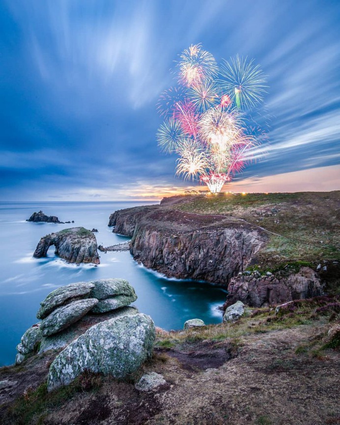 Beautiful Night Sky and Landscape Photography by Aaron Jenkin