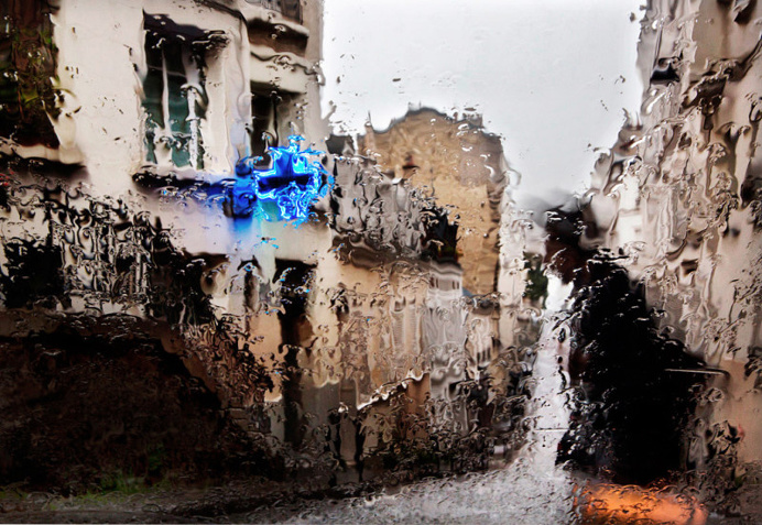 Beautiful Paris Photo in The Rain by Christophe Jacrot #paris #BeautyPhoto