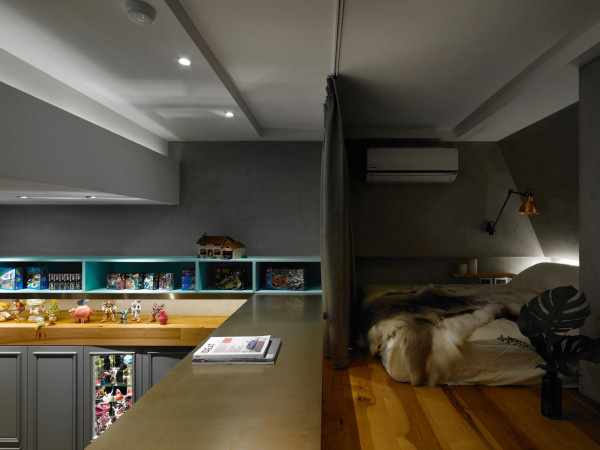 A TAIPEI HOUSE DESIGNED FOR TOY BUILDING AND COLLECTIONS