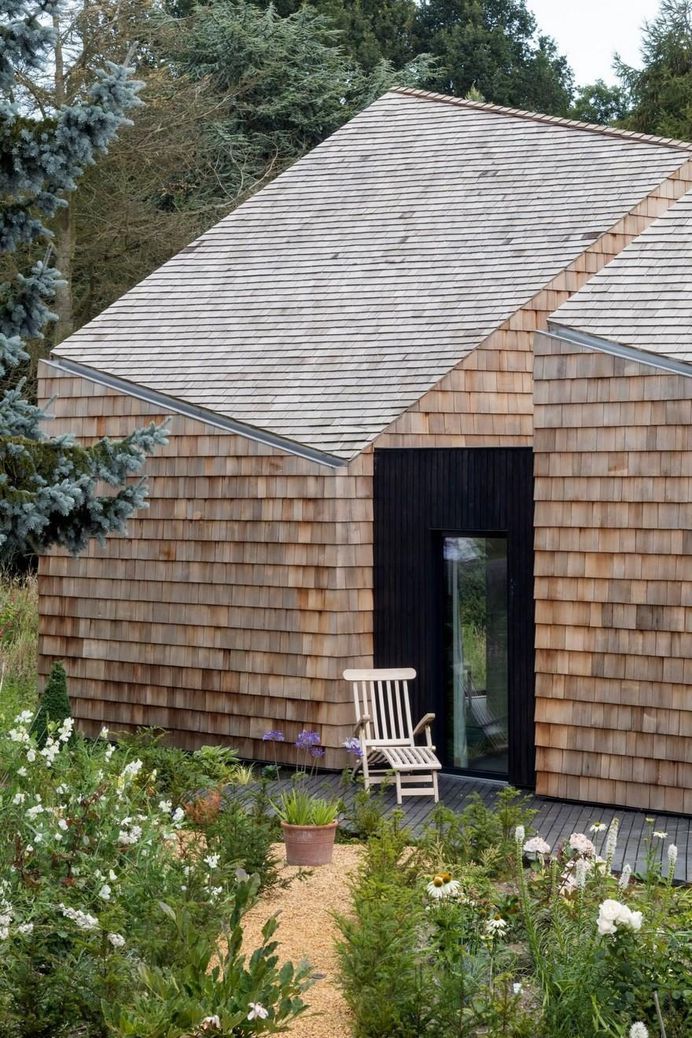 Blee Halligan Architects Transforms a Tired Brick Barn into Modern Accommodation 2