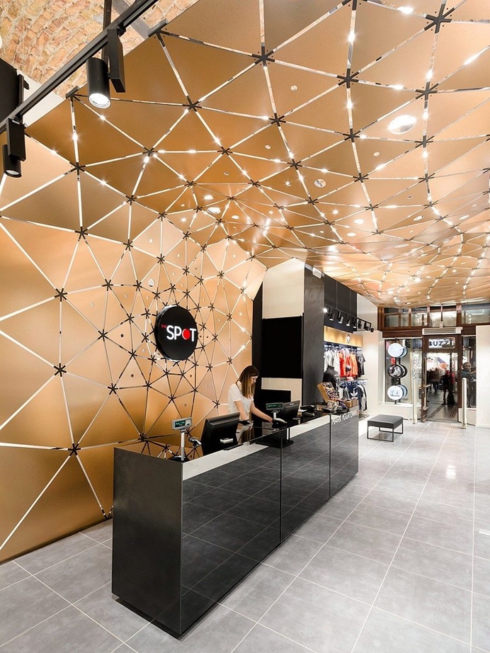 The Spot: Dynamic, Modern and Distinctive Retail Space 4
