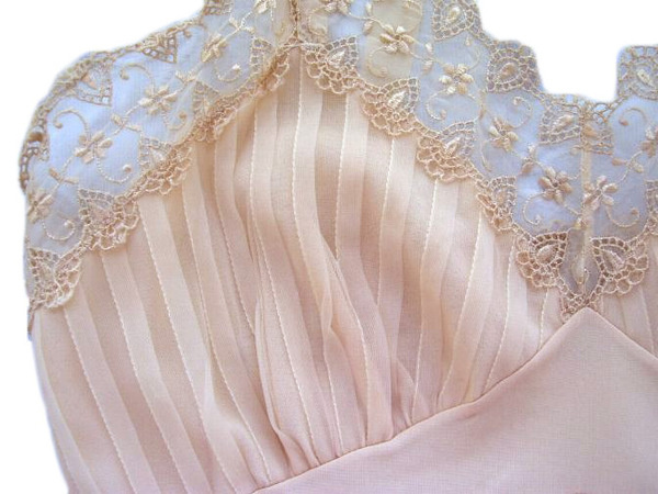 peach #fashion #slip #pleating