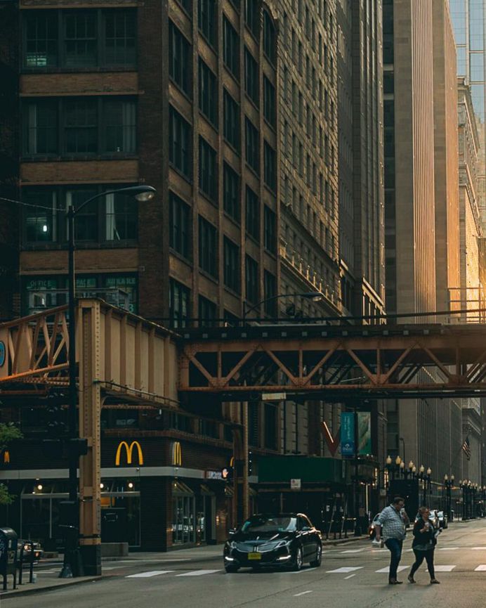 Stunning Urban Instagrams of Chicago by Zach Lipson