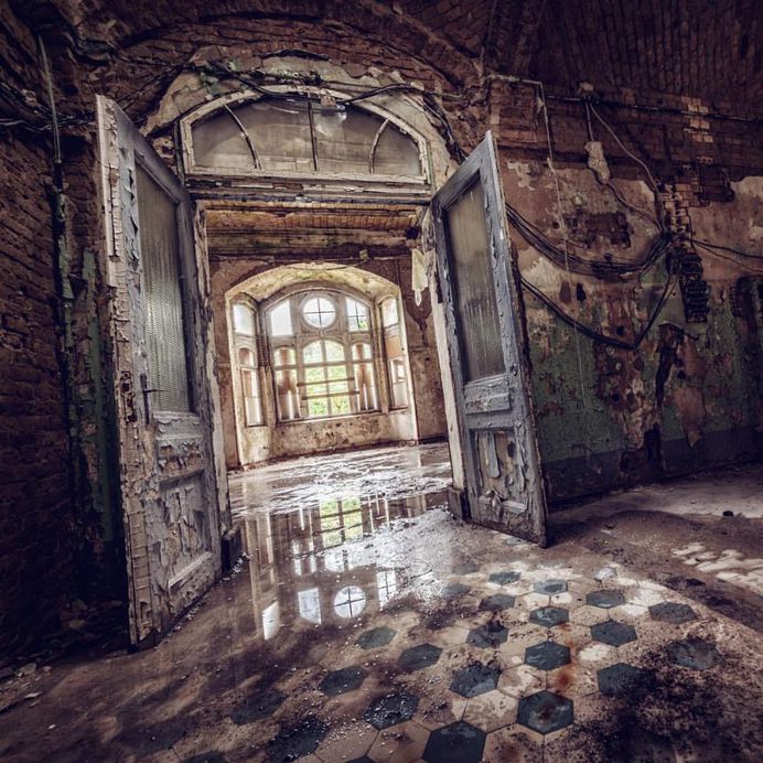Abandoned Europe: Urbex Photography by Mathias Mahling