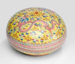 Large yellow basis lid bowl made of porcelain with Famille rose decor of dragons #Sets #Tea sets #Porcelain sets #Antique plates #Plates #Wall plates #Figures #Porcelain figurines #porcelain