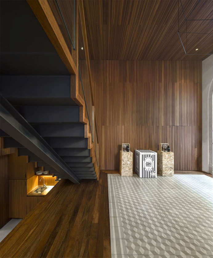 The Hotel Room for Ideas Office by ColectivArquitectura