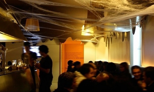 all in one / Restaurante Astek Senses Viseu 2009 www.artspazios.pt #design #restaurant #architecture #bar #artspazios