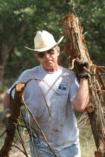 bush-ranch5.jpg (JPEG Image, 515x765 pixels) - Scaled (75%) #george #ranch #sunglasses #nature #sweater #gloves #bush