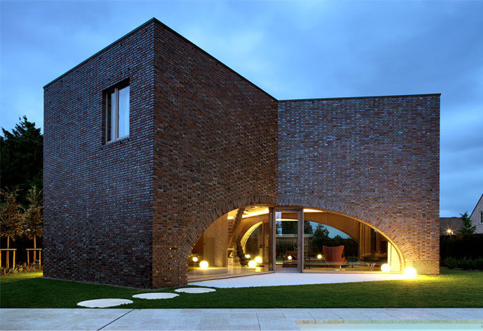 Symmetrical Tripartite Villa Moerkensheide three cubes building geometry #architecture #house #villa