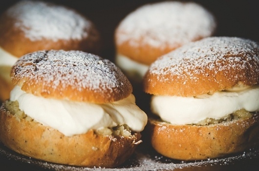 HILDA GRAHNAT: 2010 recap: february #cream #puff #semla #bun